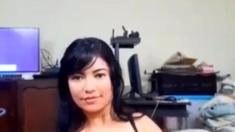 Hot Amateur Brunette Masturbating