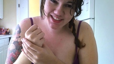 Leann amateur beautiful brunette with big boobs