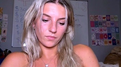 Amateur Webcam Cute Teen Plays Solo with Big Dildo