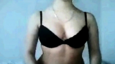 Dansk teenager camgirl i en bh