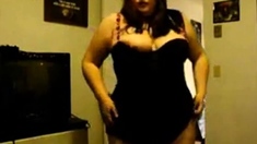Cute Bbw Dancing And Stripping
